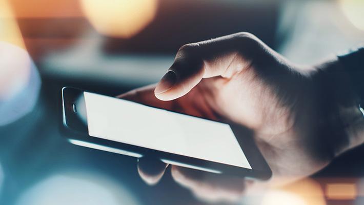 https://www.kaspersky.es/content/es-es/images/repository/isc/2019-images/Android%20vs%20iOS%20-%20Which%20is%20Safer.jpg